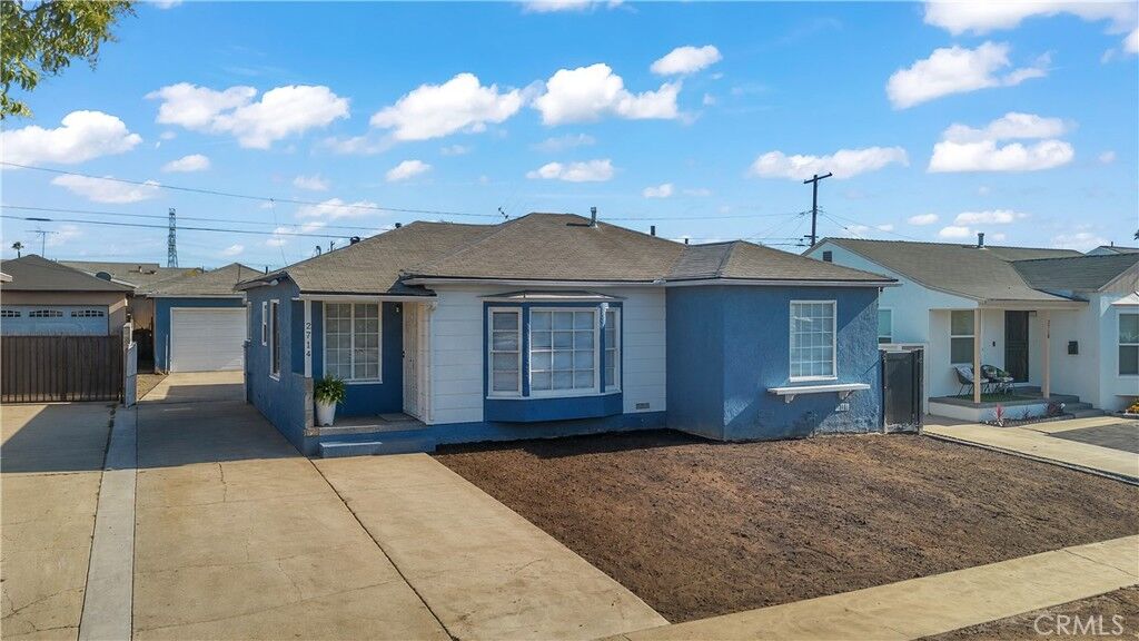 Property Photo:  2714 W Tichenor  CA 90220 
