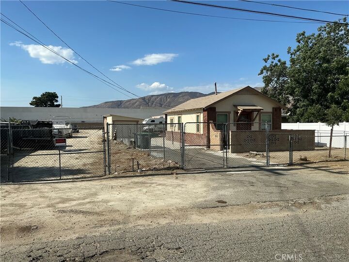 Property Photo:  723 W 9th  CA 92582 