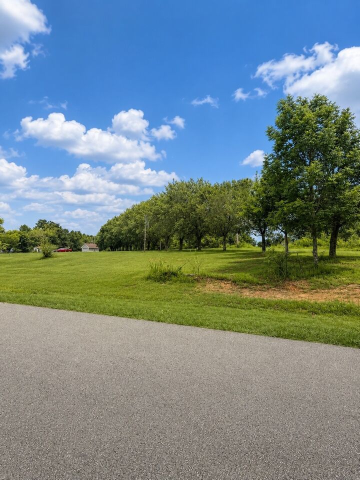 Property Photo: 118 Steeplechase Dr TN 37166
