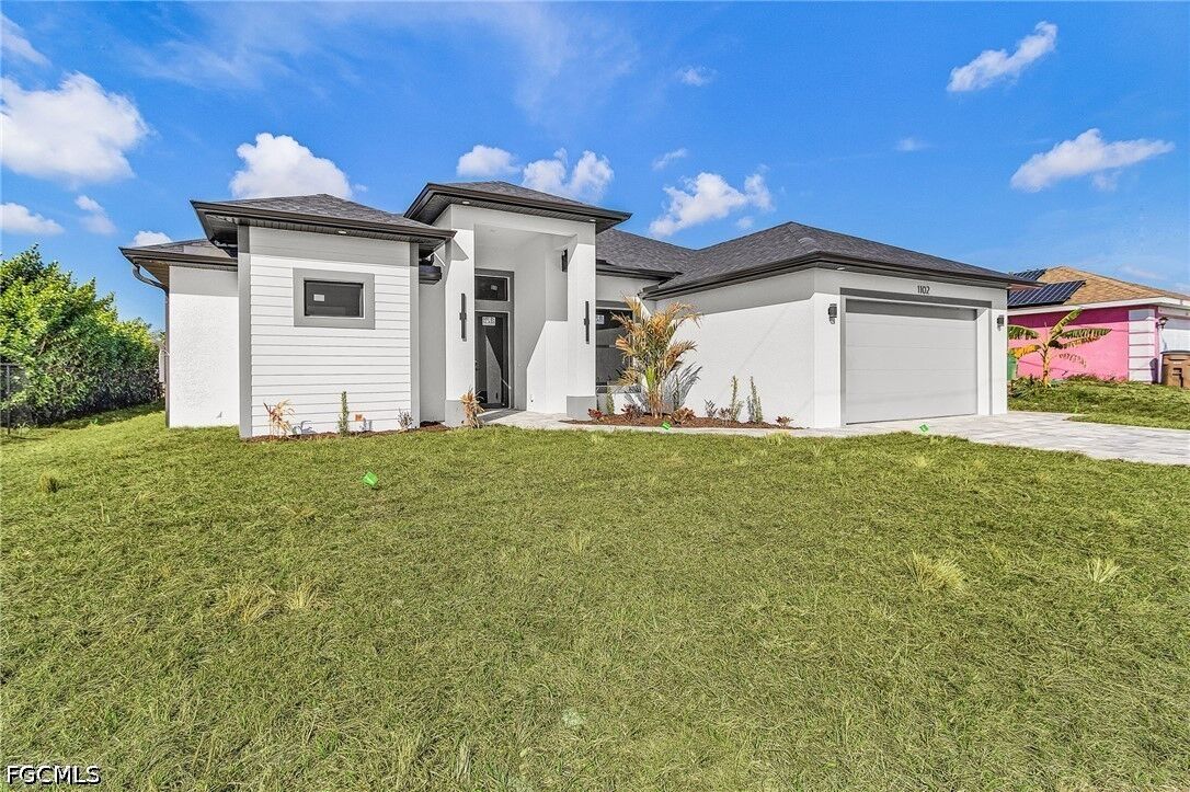 Property Photo:  2200 NE 15th Avenue  FL 33909 