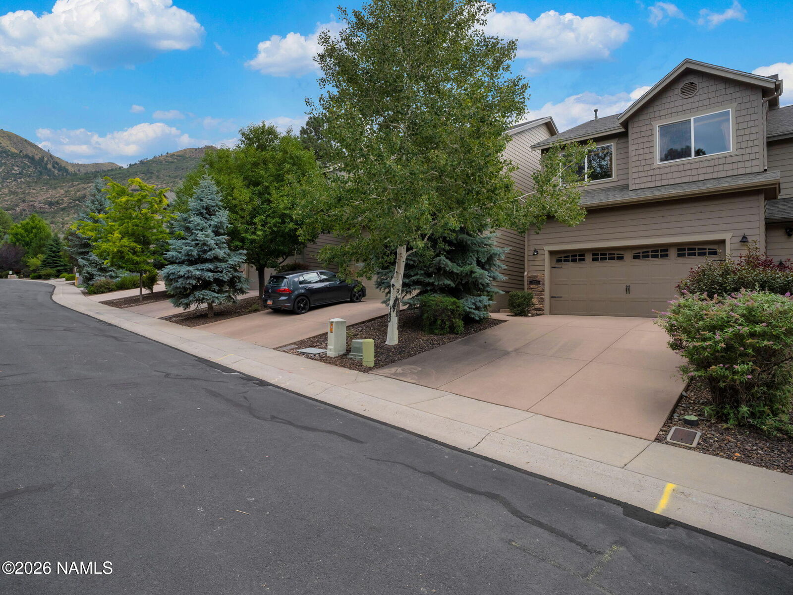 Property Photo: 3772 E Jacamar Drive AZ 86004