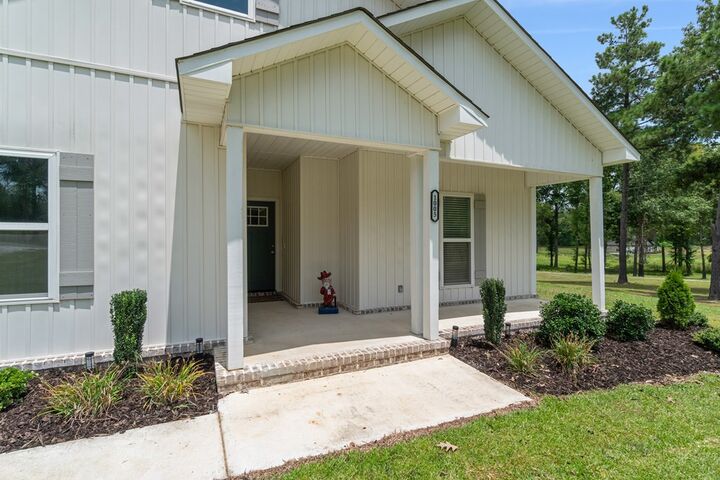 Property Photo:  1005 Lynnlee Lane  MS 38650 