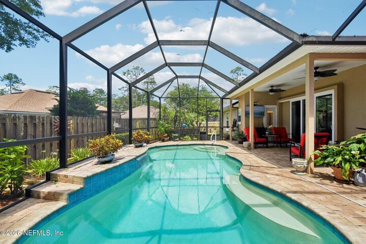 Property Photo: 1716 Secluded Woods Way FL 32003
