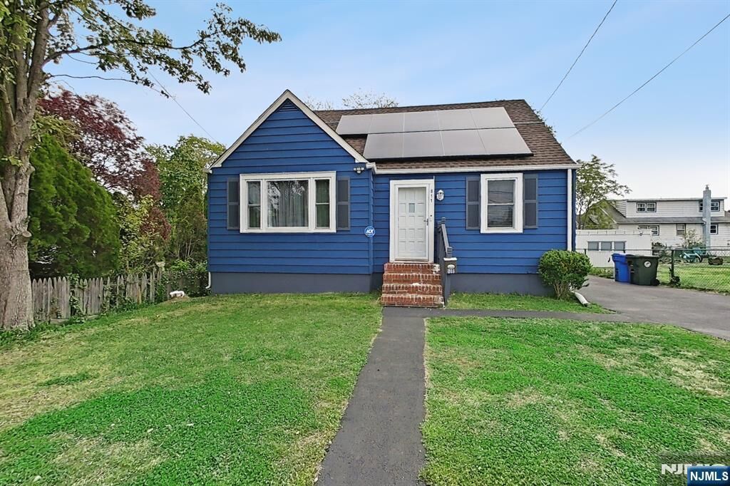 Property Photo:  811 Lincoln Avenue  NJ 08016 