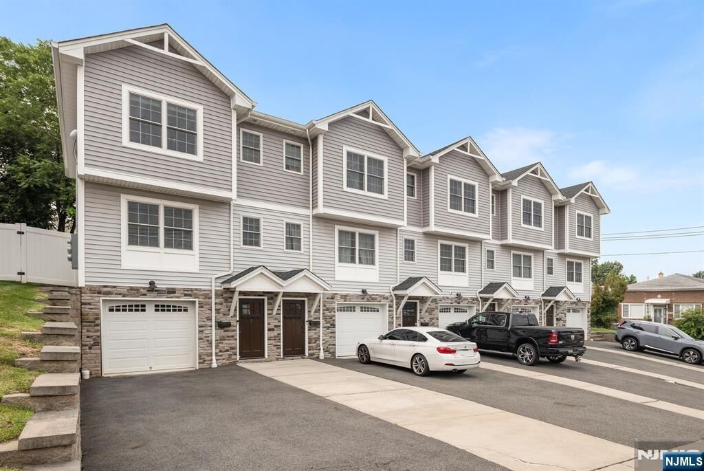 Property Photo:  472 Macarthur Avenue 5  NJ 07026 