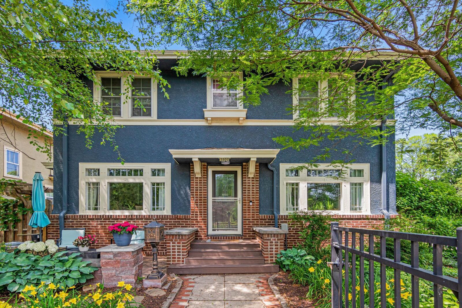 Property Photo:  3500 Park Avenue  MN 55407 