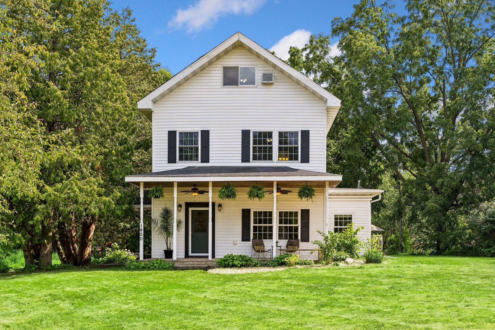 Property Photo:  1450 Ripley Avenue  MN 55109 