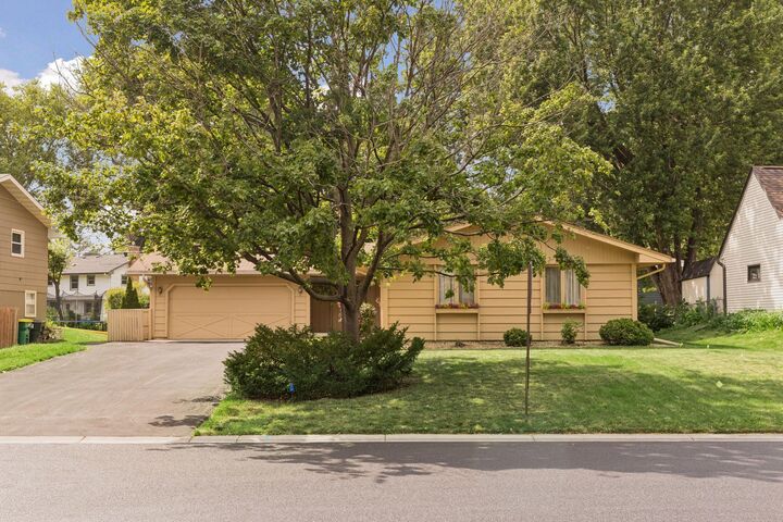 Property Photo:  3901 Louisiana Avenue N  MN 55427 