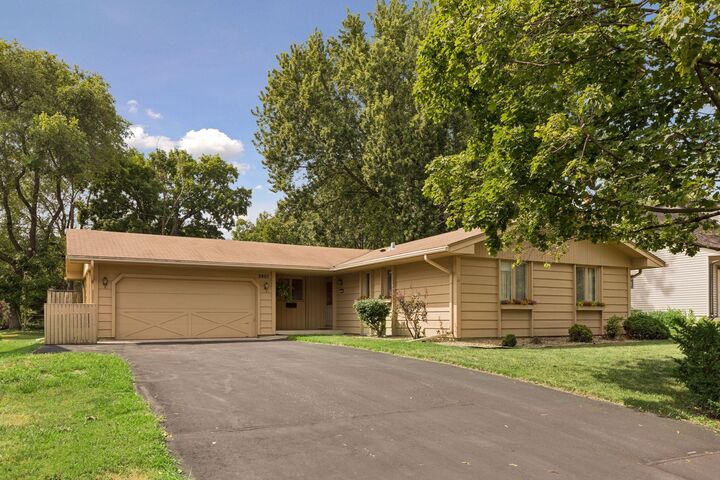 Property Photo: 3901 Louisiana Avenue N MN 55427