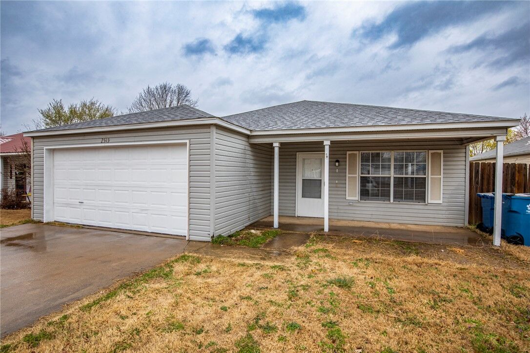 Property Photo:  2513 4th Street  AR 72712 