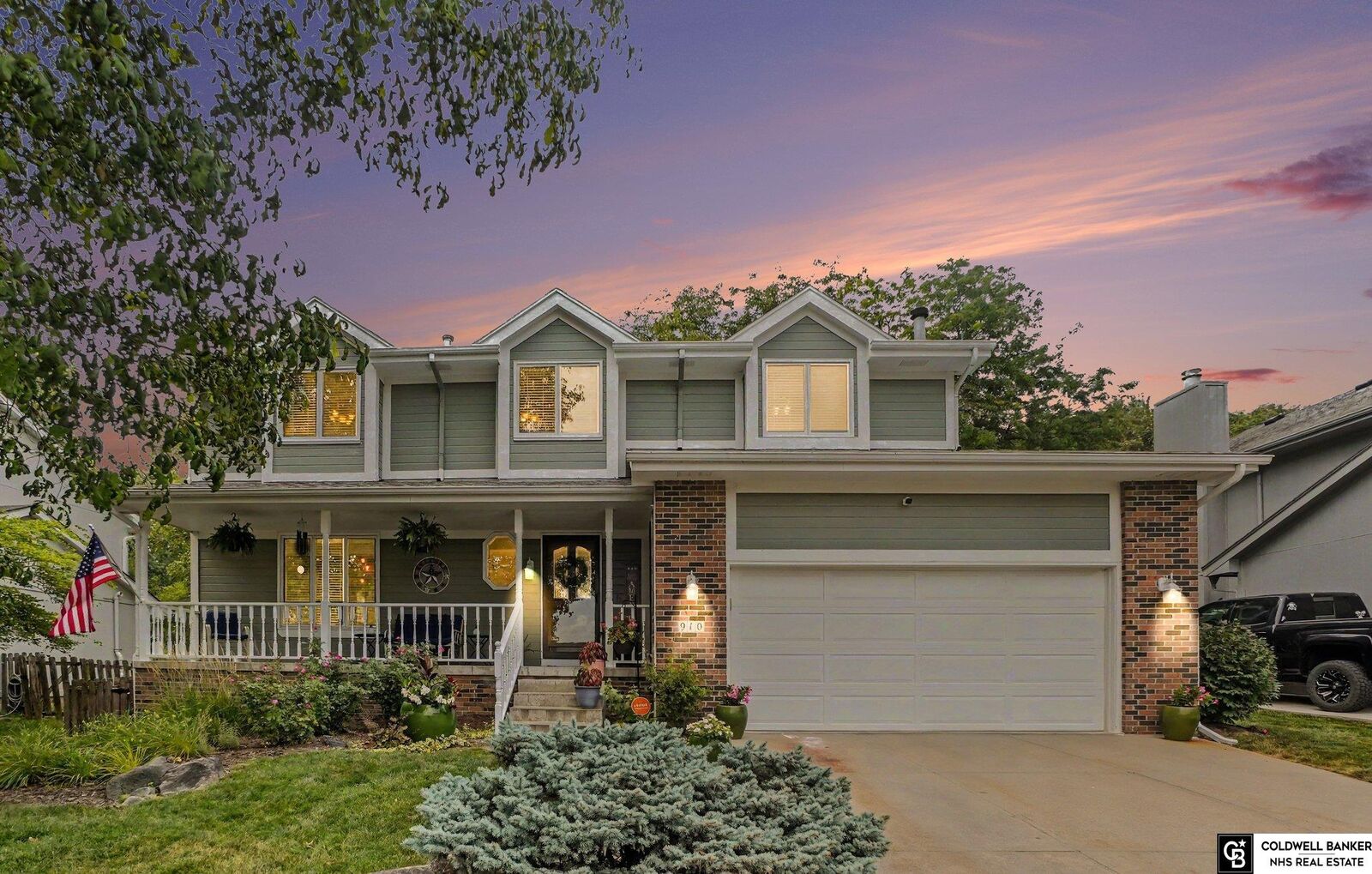 Property Photo:  910 Hogan Drive  NE 68046 