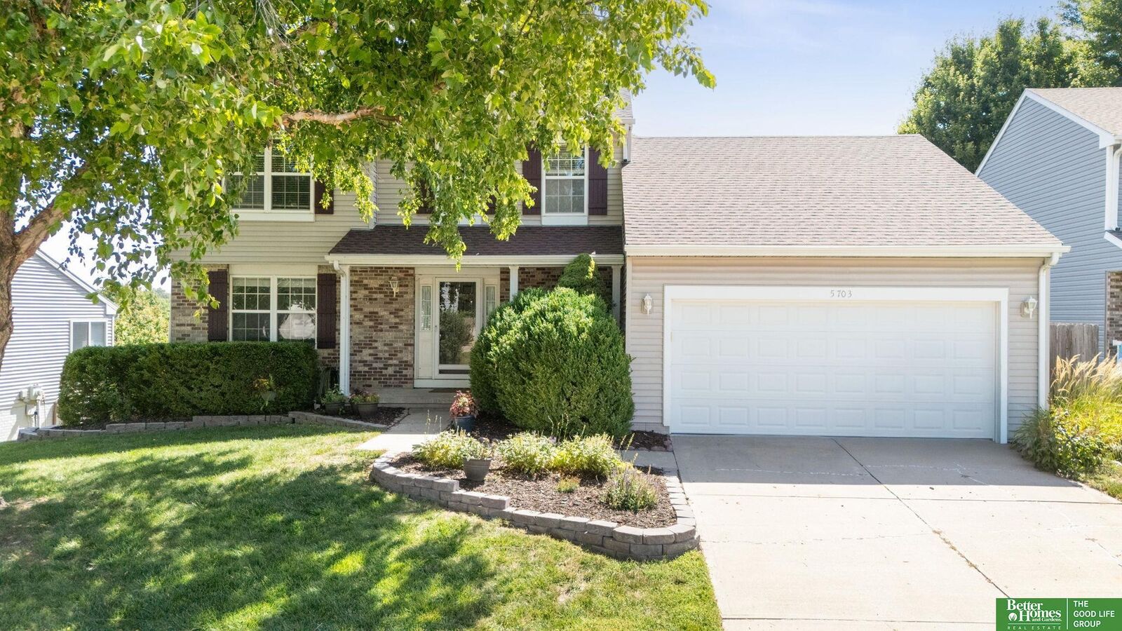 Property Photo: 5703 S 160 Street NE 68135