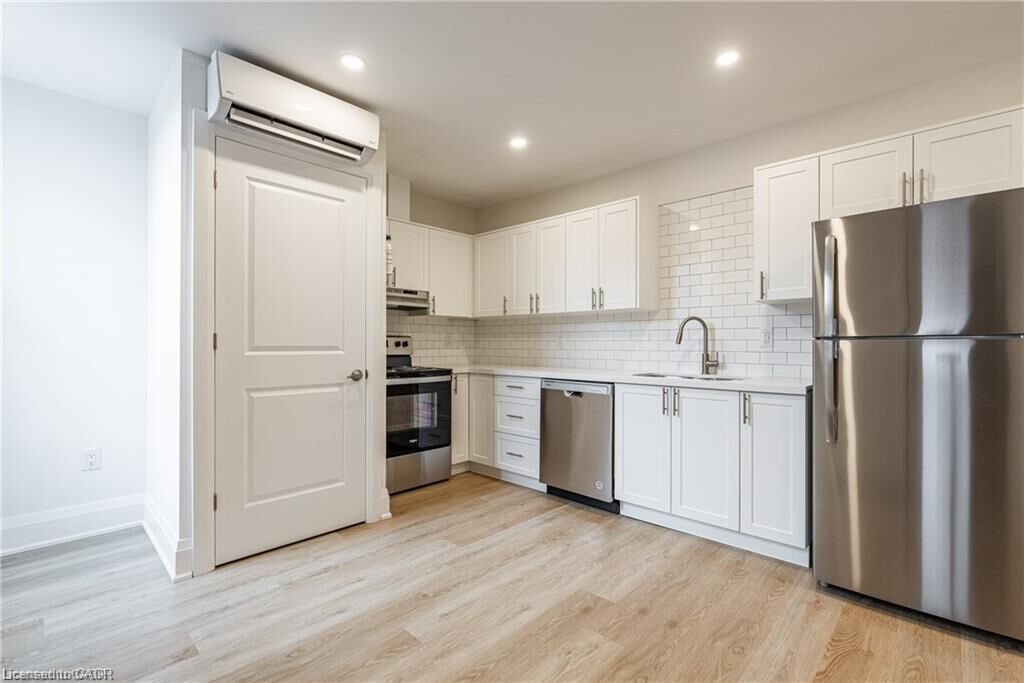 Property Photo: 106 East Avenue S 2 ON L8N 2T7