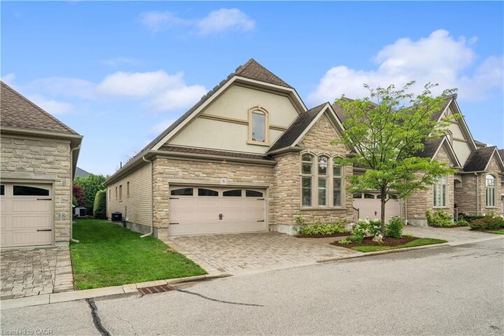 Property Photo: 19 Simmonds Drive 8 ON N1E 0H4