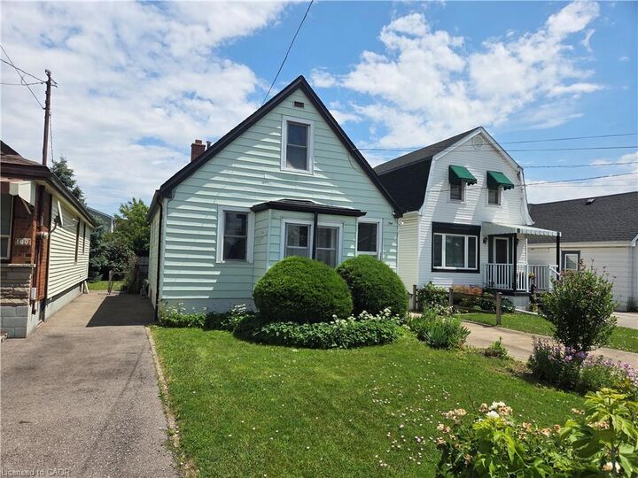 156 Adeline Avenue — photo 1