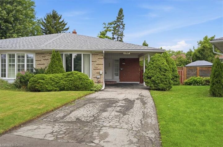 Property Photo: 1167 Saturnia Crescent ON L4Y 2M2
