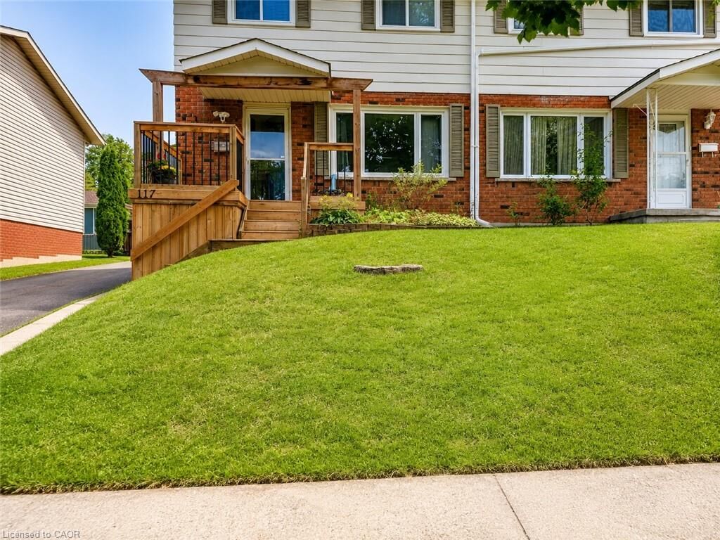 Property Photo: 117 Markwood Drive 2 ON N2M 2H3