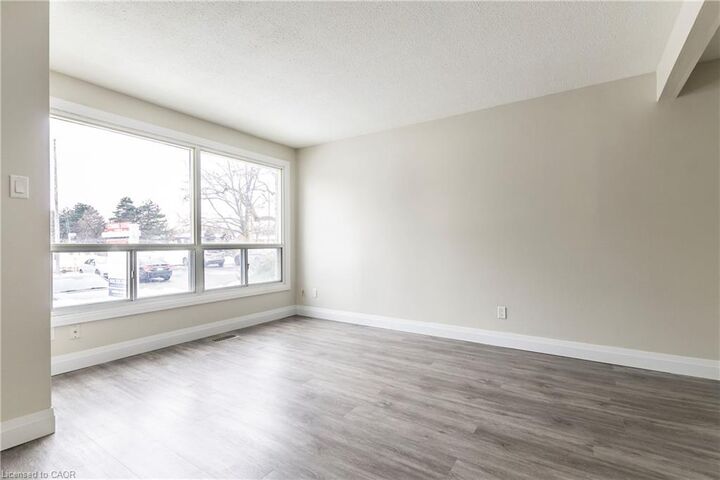 Property Photo:  969 Francis Road 2  ON L7T 3Z1 
