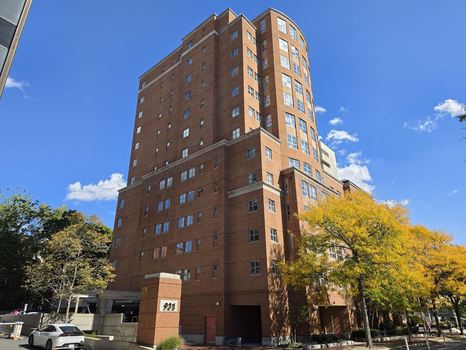 Property Photo:  931 Massachusetts Ave 303  MA 02139 