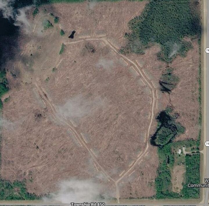 Property Photo: Highway 743 AB T8S 1K3