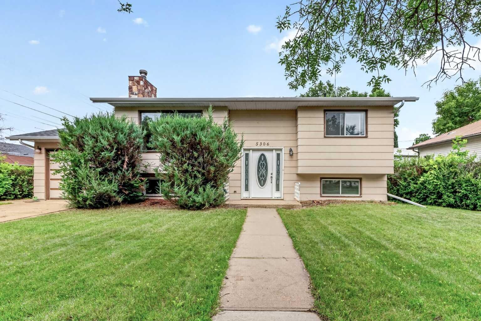 Property Photo:  5306 51 Ave  AB T0B 1A0 
