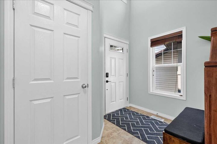 Property Photo:  333 Bridleridge View SW  AB T2Y 0E6 