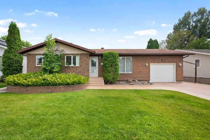 Property Photo: 5703 35 Street AB T9V 1W9