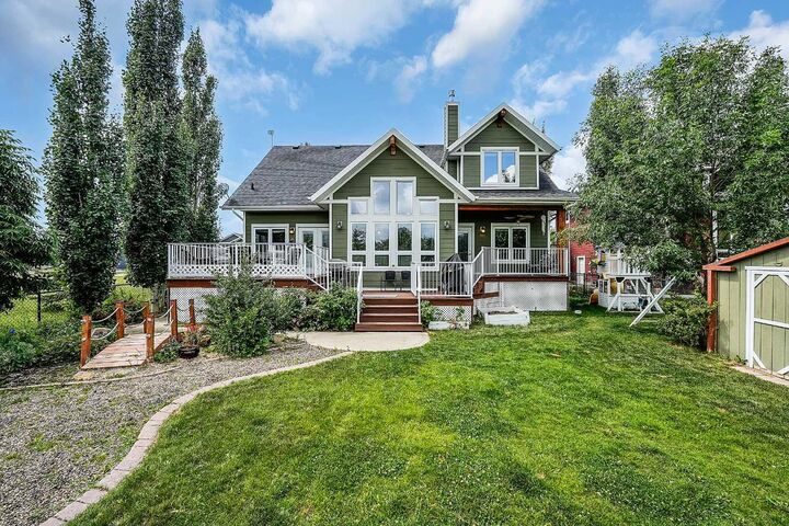 Property Photo: 471 Summer Crescent AB T4L 2N3