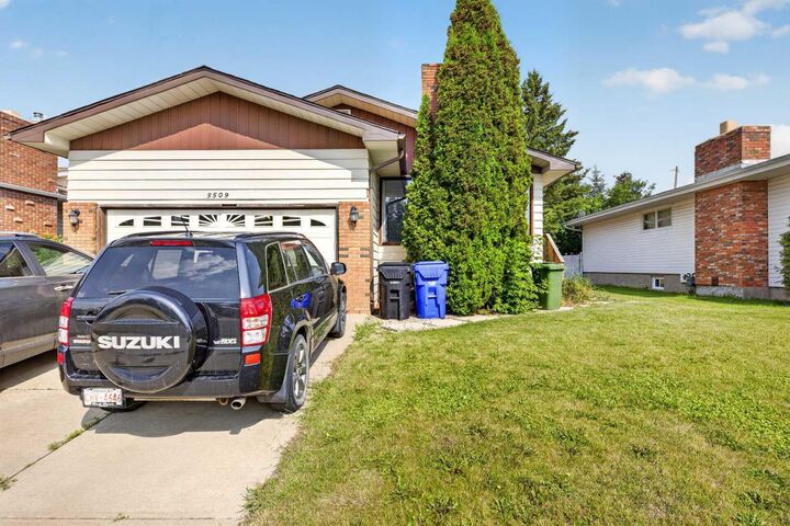 Property Photo: 5509 57 Avenue AB T4H 1K1