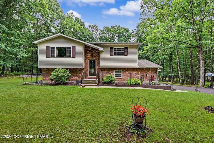 Property Photo:  386 Upper Ridge Drive  PA 18330 