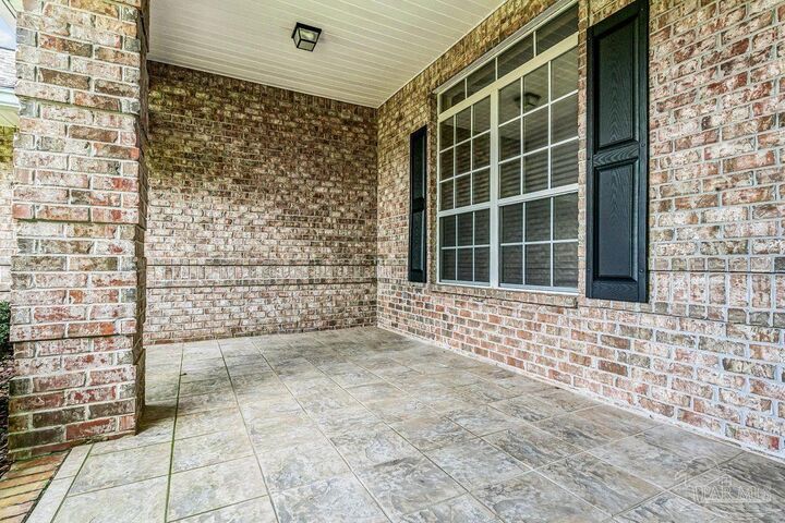 Property Photo: 3055 Wallace Lake Rd FL 32571