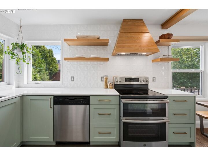Property Photo:  1519 N Jarrett St  OR 97217 