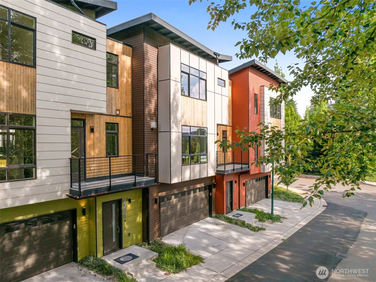 Property Photo: 16006 Main View Lane NE WA 98019