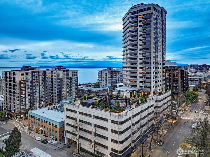 Property Photo:  2821  2nd Avenue 1005  WA 98121 