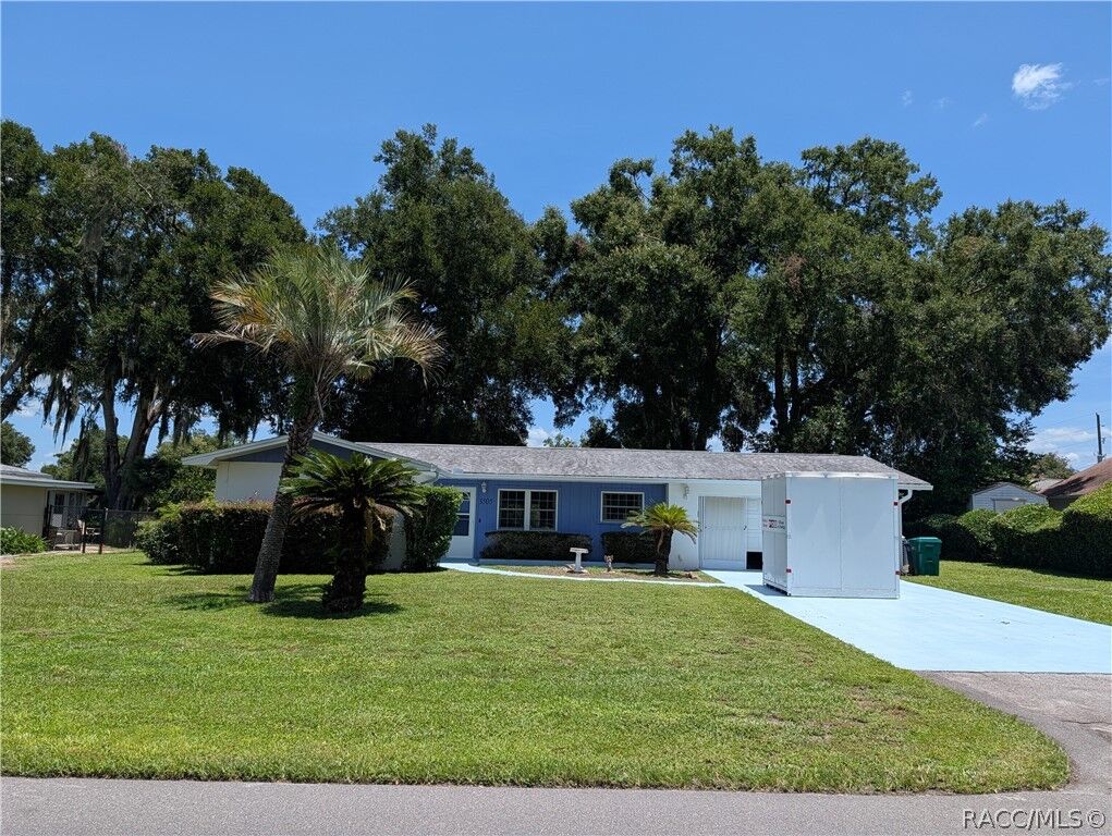 Property Photo:  3505 S Country Club Drive  FL 34450 