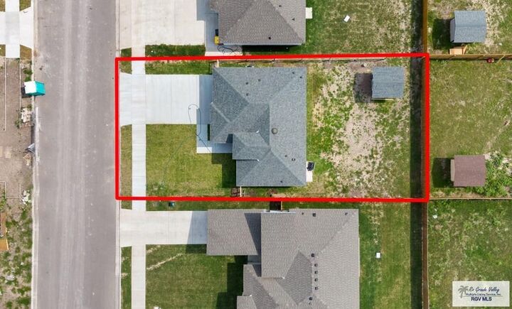 Property Photo: 668 Foster Ln TX 78521