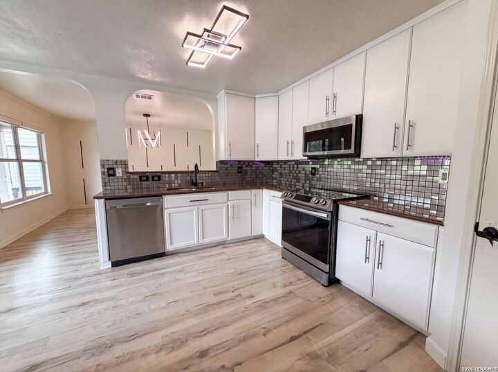 Property Photo:  10602 Springwood Sq  TX 78148 