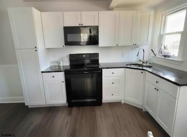 Property Photo:  1305 Matthews Ave  NJ 08330 