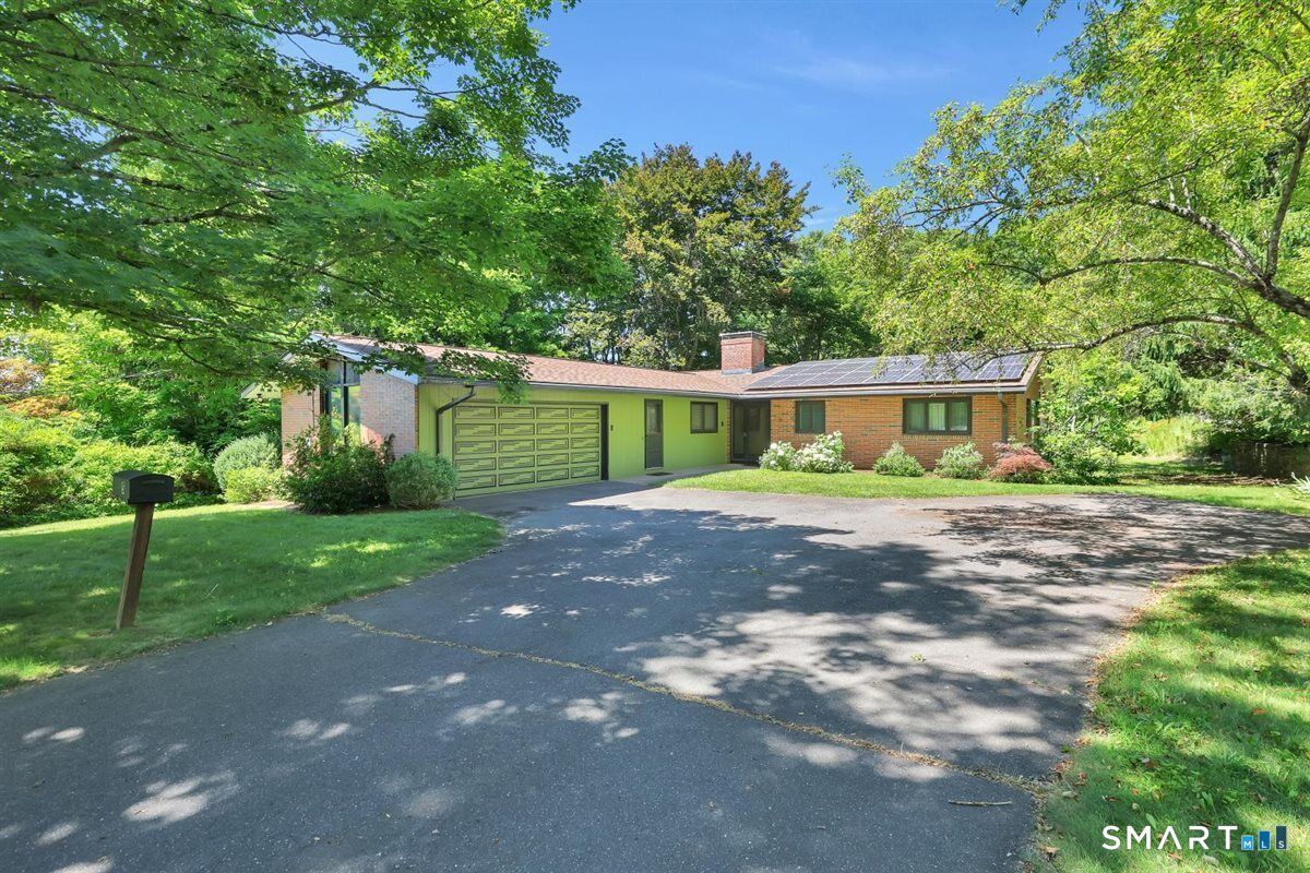 Property Photo:  5 Tolland Avenue  CT 06066 
