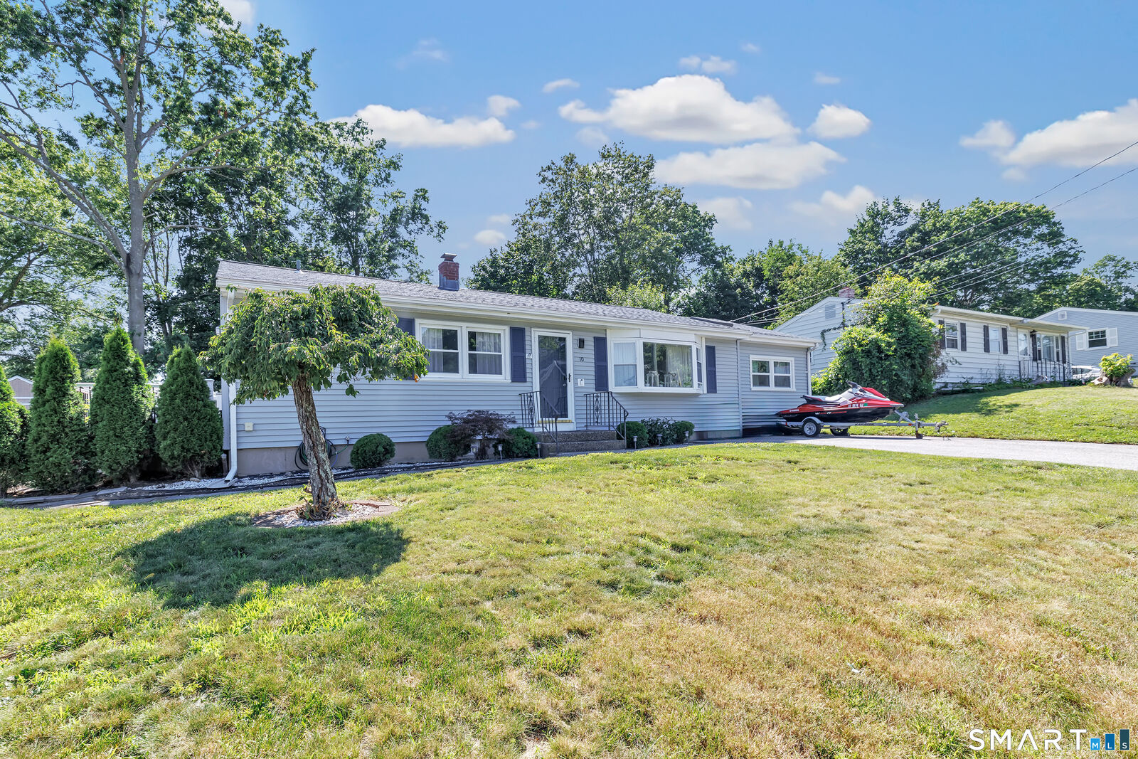 Property Photo:  10 Nacca Road  CT 06516 