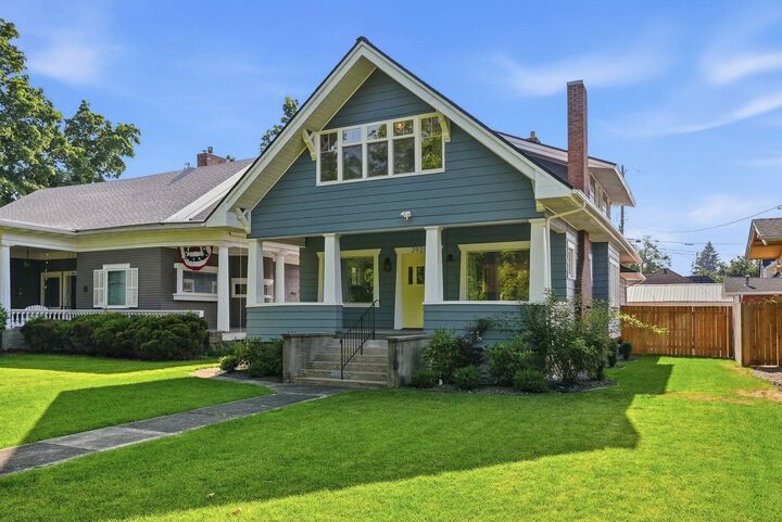 Property Photo:  2921 N West Oval St  WA 99205 