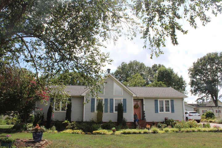 Property Photo: 1170 Hanging Rock Road SC 29316