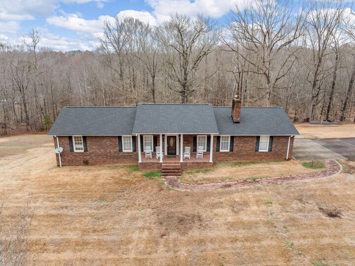 Property Photo: 170 Oak Ridge Drive SC 29353
