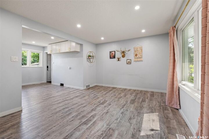 Property Photo:  2457 Mackay Street  SK S4N 2T4 