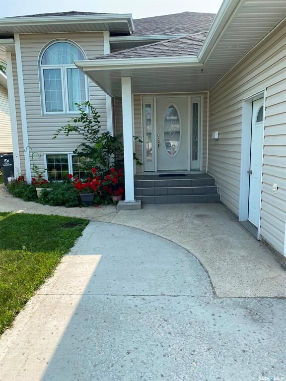 Property Photo: 2915 37th Street W SK S7L 7H8