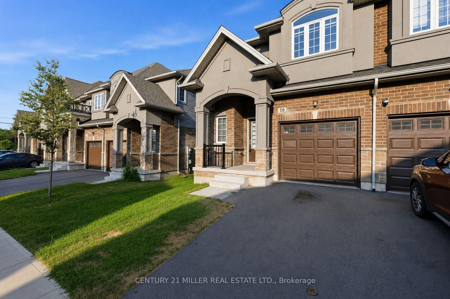 Photo de la propriété: 10 Linden Park Lane ON L9A 1Y1