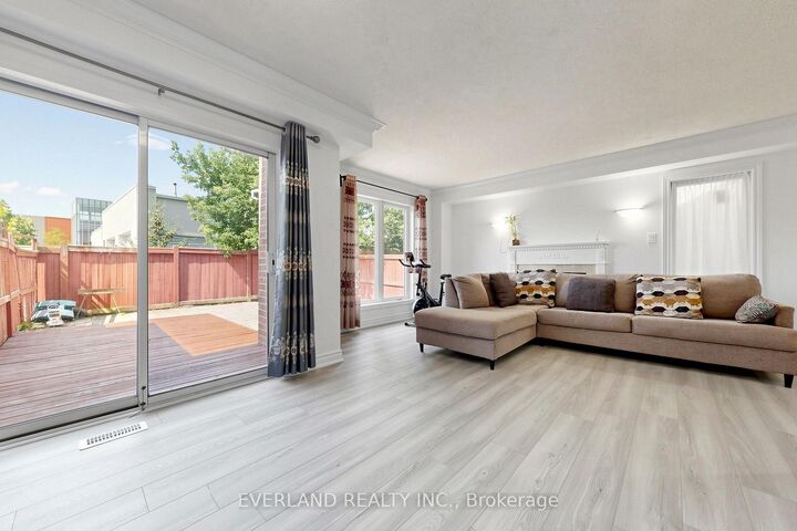 Property Photo: 5588 Highbank Road ON L5M 6E4