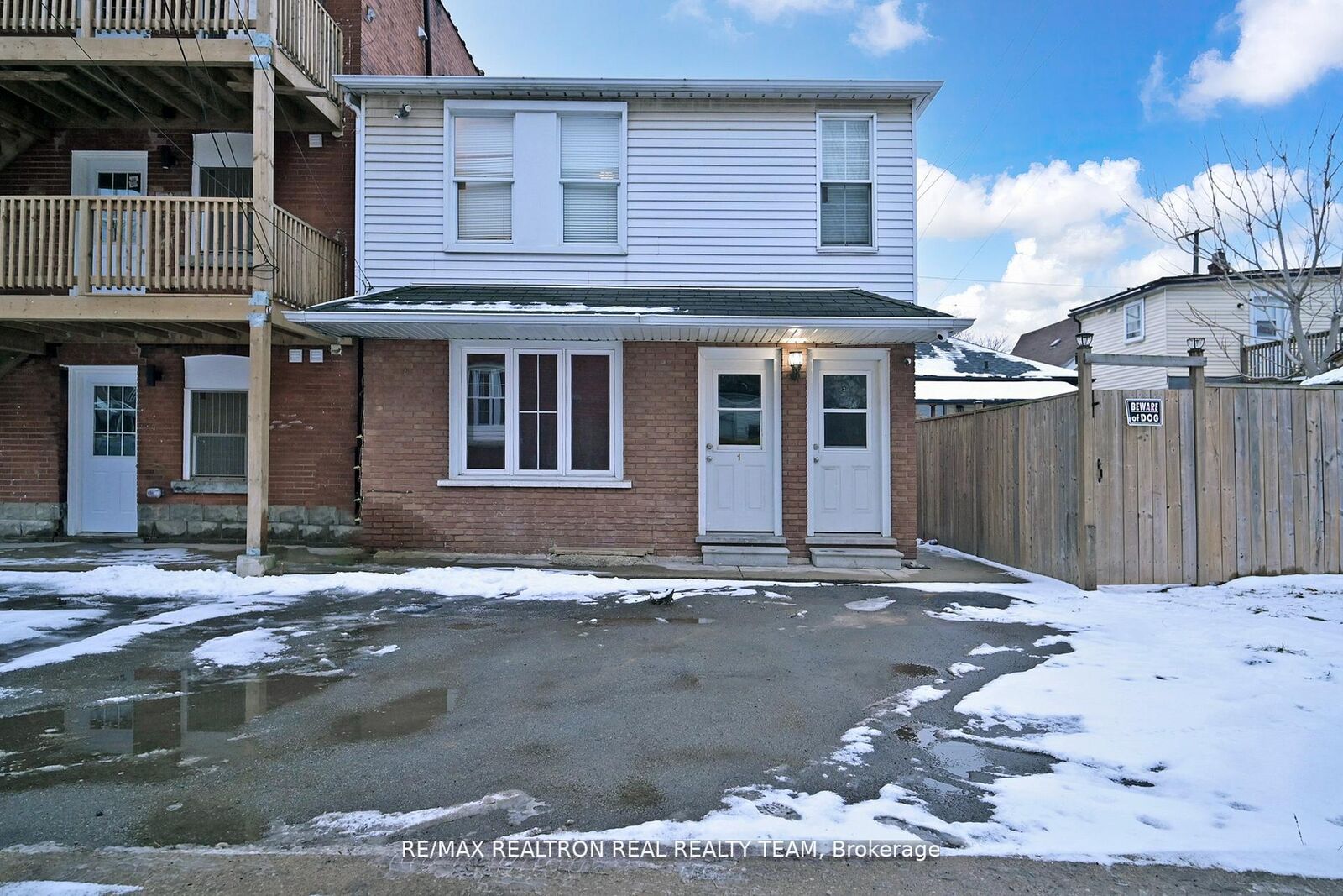 Property Photo:  1129 Cannon Street E #C2  ON L8L 2J7 
