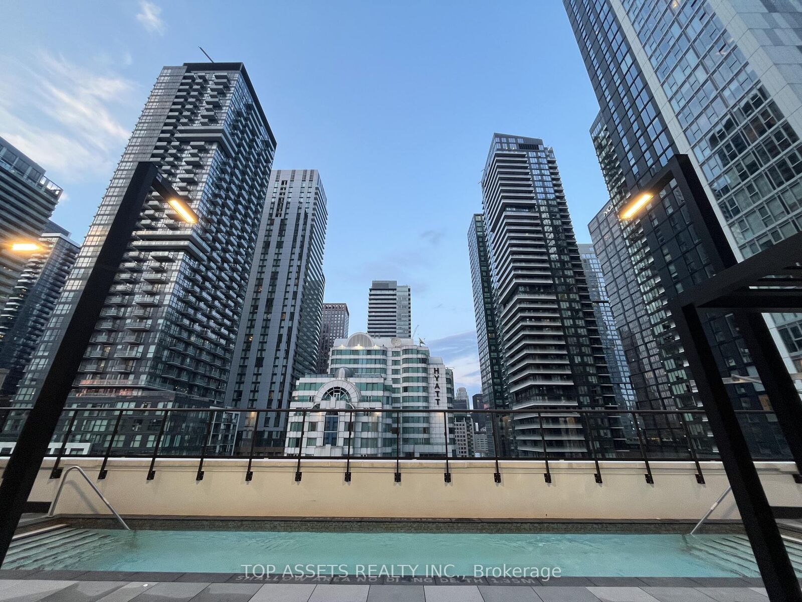 Property Photo:  400 King Street W 608  ON M5V 0X8 