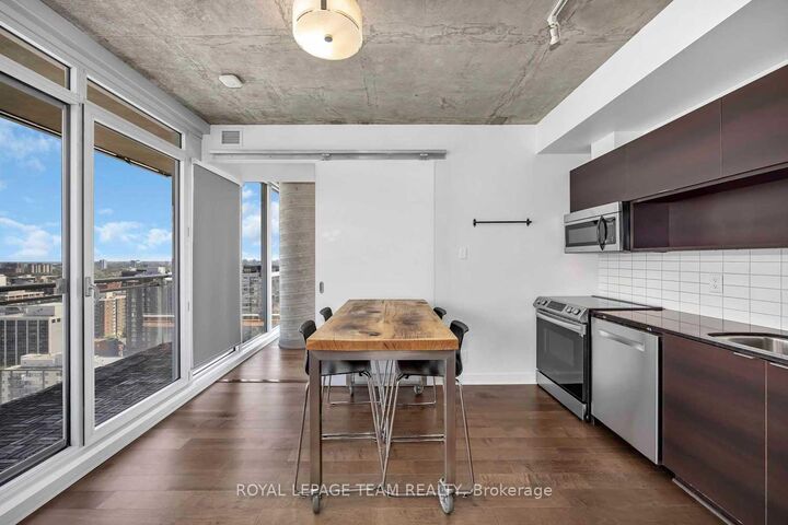 Property Photo: 324 Laurier Avenue W 2010 ON K1N 6P6